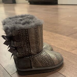 UGG Kids Boots in Gray and Black